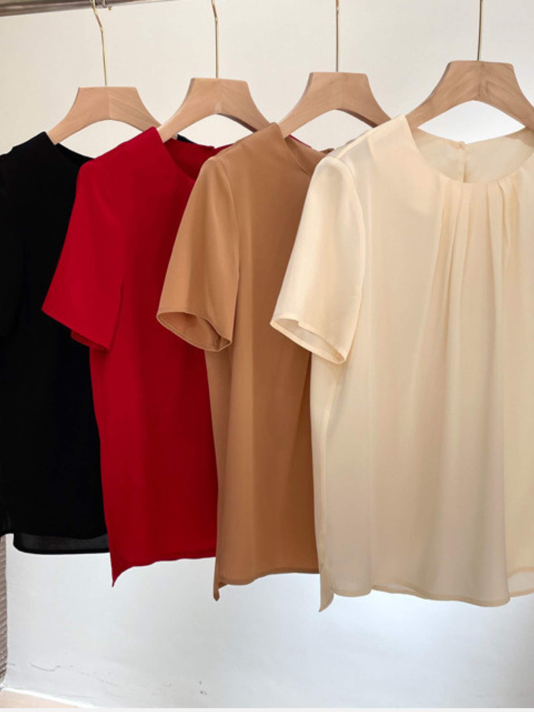 Short-sleeved silk blouse