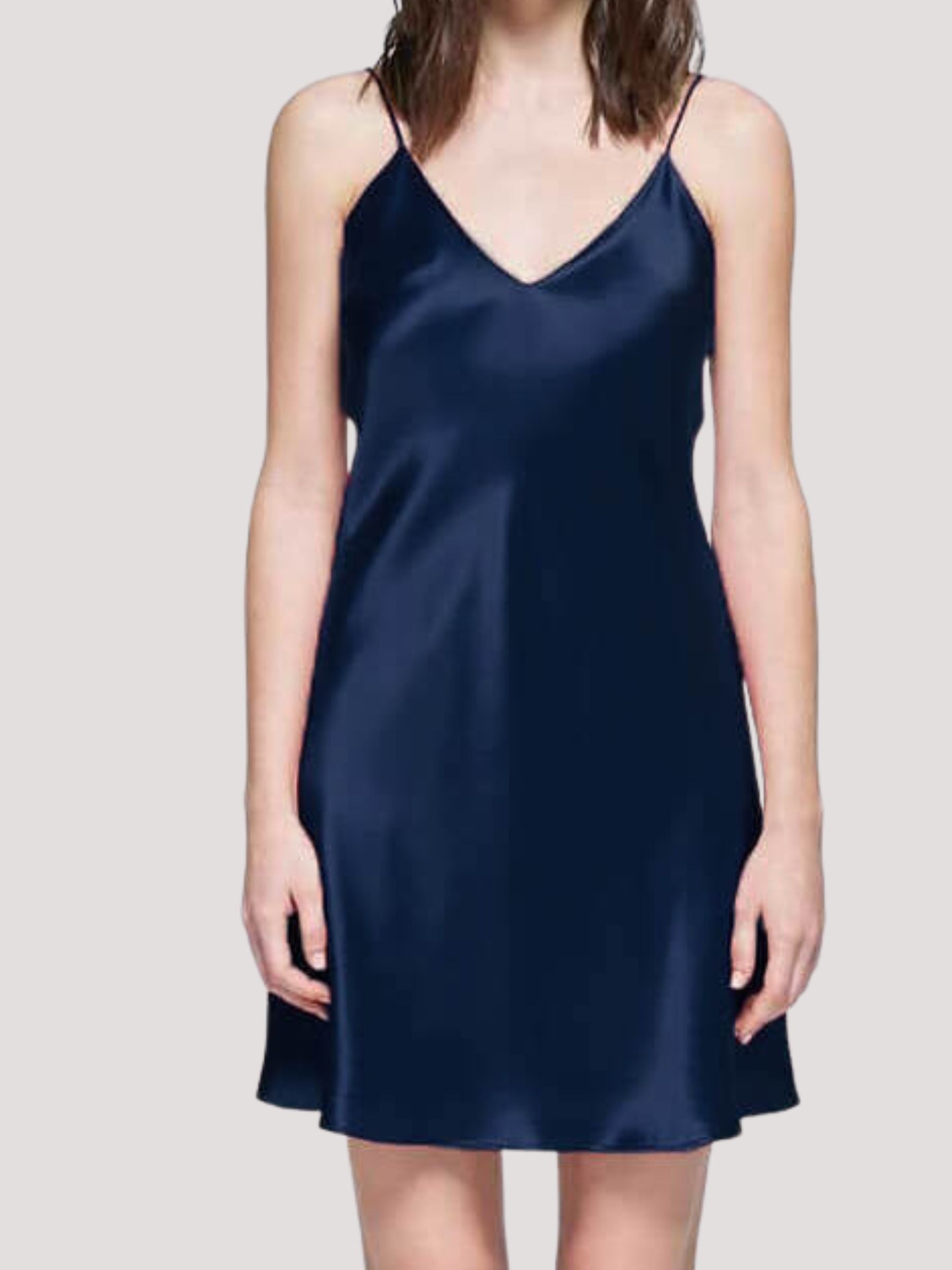 Nuisette de soie à bretelles réglables