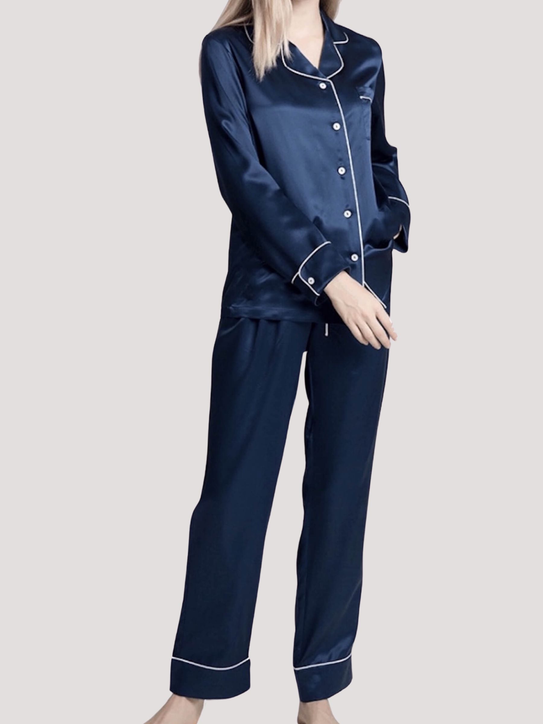 Pyjama en soie pour les femmes