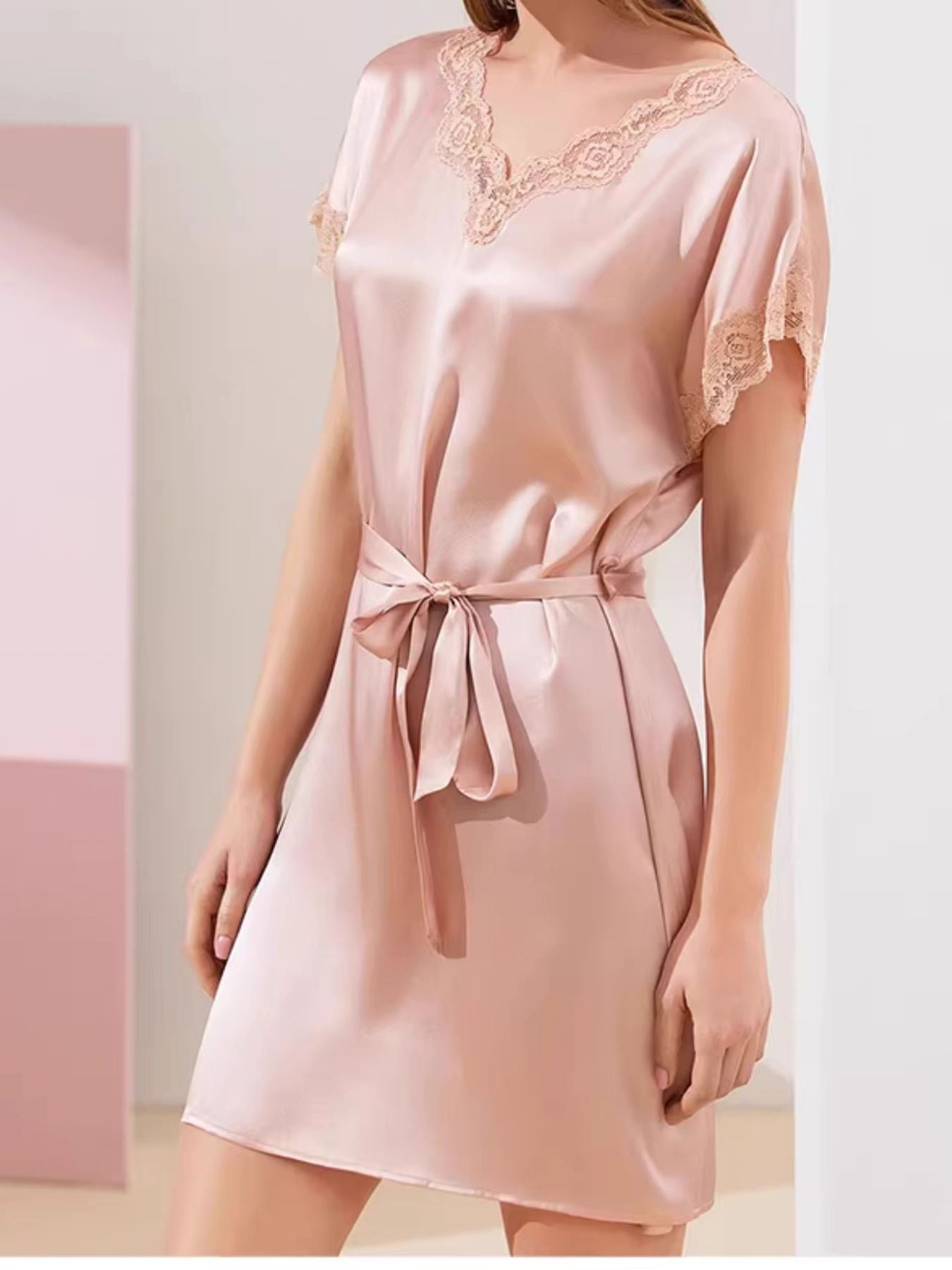 Negligé di seta con spalline regolabili