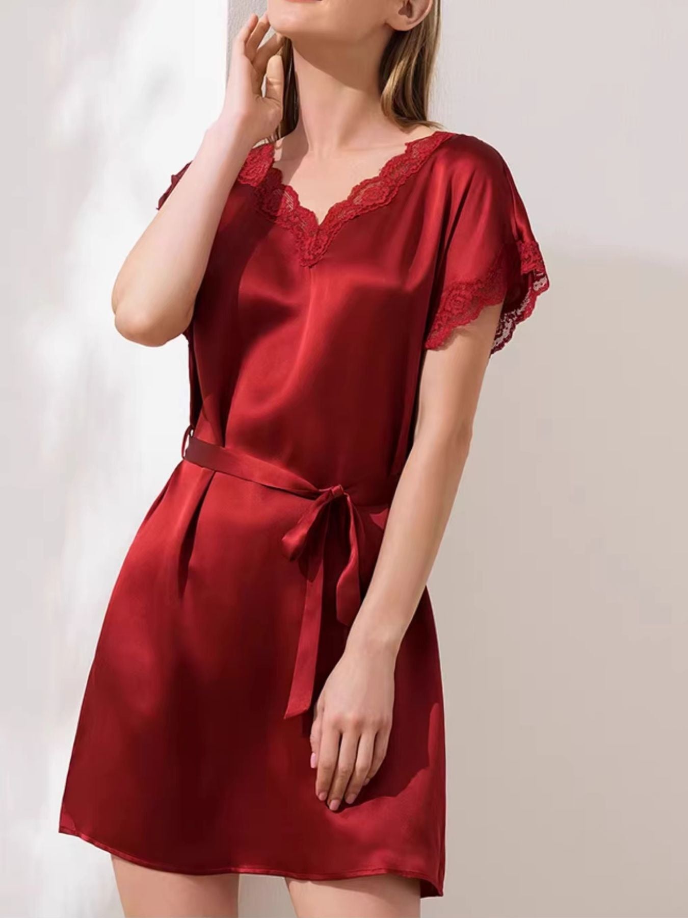 Negligé di seta con spalline regolabili