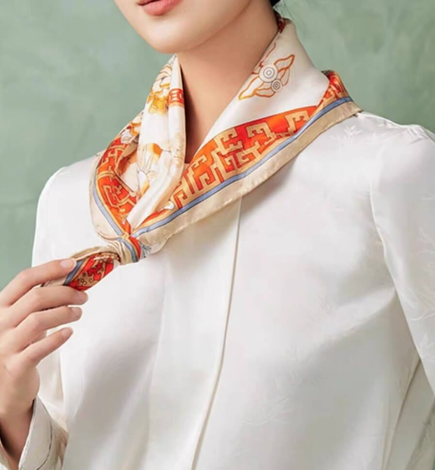Silk scarf (65×65 cm)