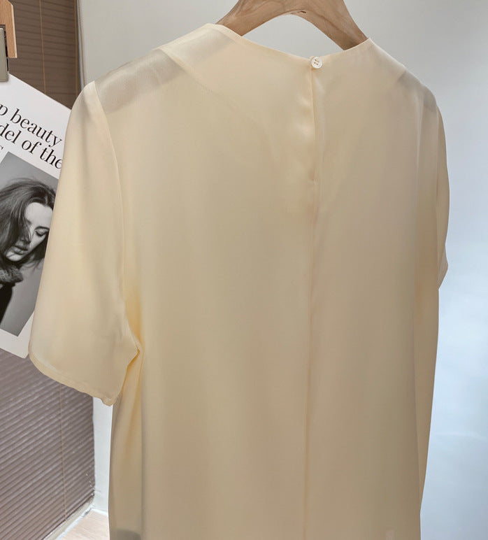 Chemisier en soie à manches courtes